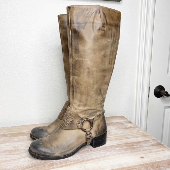 VINCE Camuto Shaylee Riding Distressed Boots size 8 - Picture 1 of 10